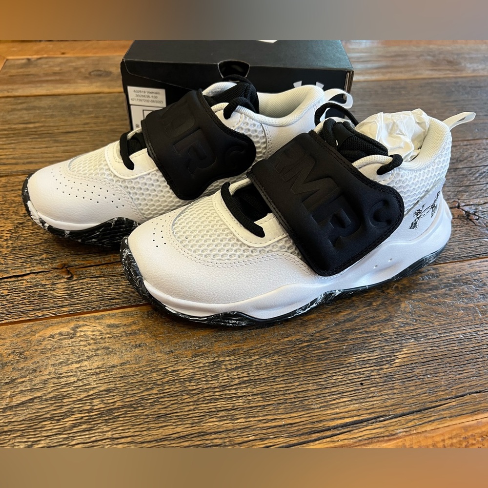 Under Armour Basketball Shoes